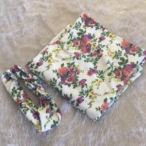 Receiving blanket and hand and